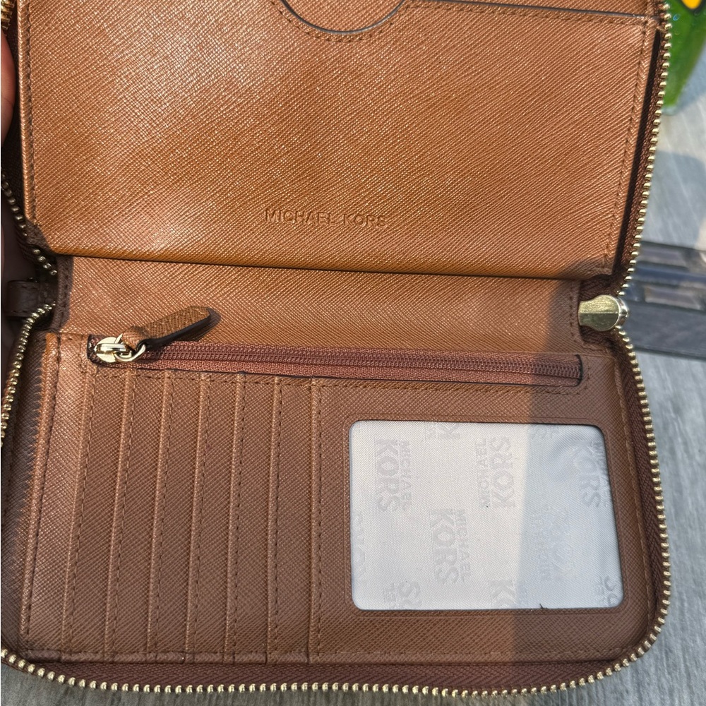 EUC Michael Kors Pebbled Leather Wristlet Wallet in Brown-Zero Call Outs! - Picture 6 of 8